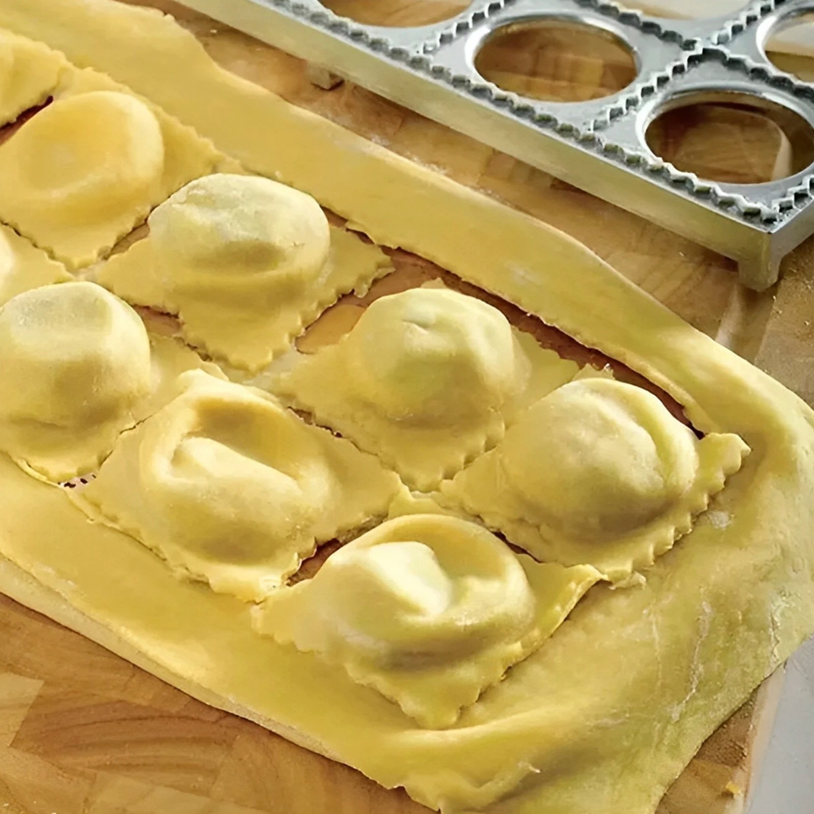 Dumpling Mold 12 Holes Ravioli - đánh giá và giá Kitchen Job